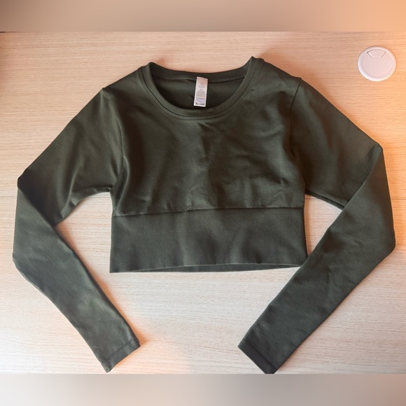 aerie Tops - Olive Green Long Sleeve Crop Top